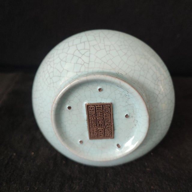 Early 20th Century Chinese Ceramic Vase,Guan Ware Crackle Glaze Celadon Glaze Porcelain Double Ears Vase For Sale - Image 5 of 9