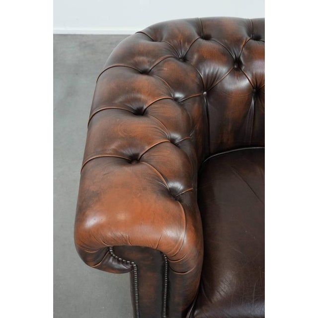 English Style Brown Cowhide Chesterfield Armchair For Sale - Image 7 of 17