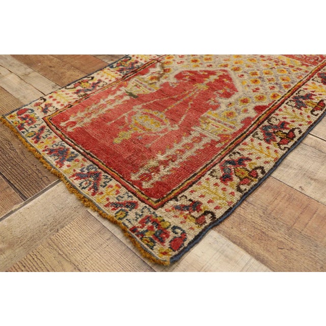 Vintage Turkish Oushak Rug, Turkish Prayer Rug - 01'11 X 02'10 For Sale In Dallas - Image 6 of 10