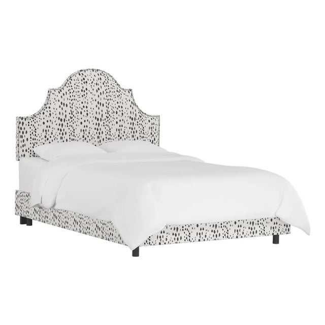 King Bed in Linen Leopard Ink For Sale