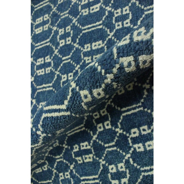 1990s Shabby Chic Modern Lt. Blue/Ivory Wool & Viscose Rug - 4'2 X 6'2 For Sale In New York - Image 6 of 8