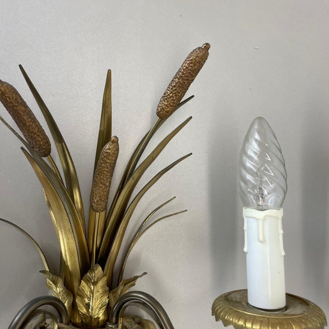 Metal Florentine Brass Wall Lights from Maison Charles, France, 1970s, Set of 2 For Sale - Image 7 of 18