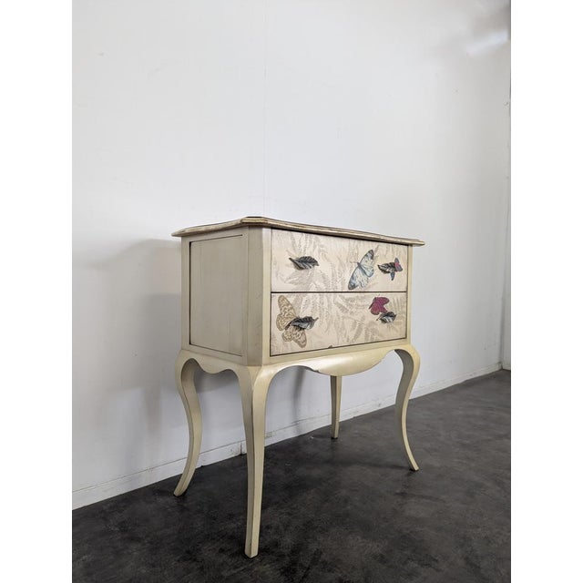 Grange Lacquered Chest of Drawers with Butterfly Motif, in Very Good conditions.
