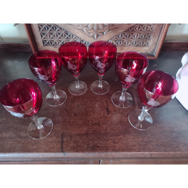Traditional 1920s Set of 6 Etched Cranberry Glass Wine Goblets For Sale - Image 3 of 4