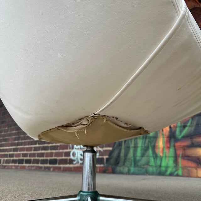 White Pair of Mid-Century Modern Overman Swivel Chairs For Sale - Image 8 of 12