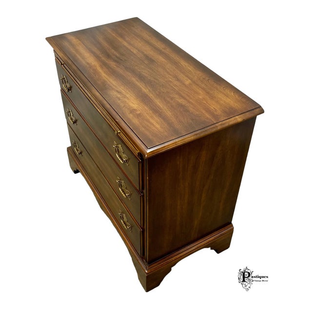 Statton Furniture Vintage Statton Trutype Americana Chippendale Style Antique Oxford Cherry Commode / Chest of Drawers For Sale - Image 4 of 11