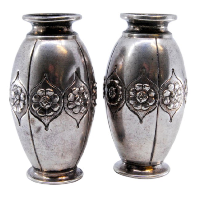 Small Vases in Embossed Silver with Floral Motifs, Set of 2 For Sale