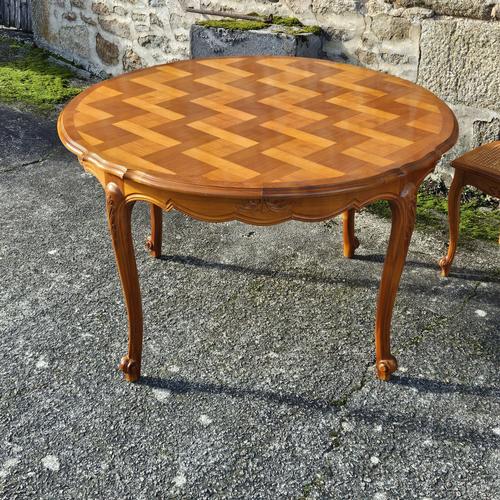 French Extendable Marqueterie Dining Table in Cherry, 1980s For Sale - Image 5 of 18
