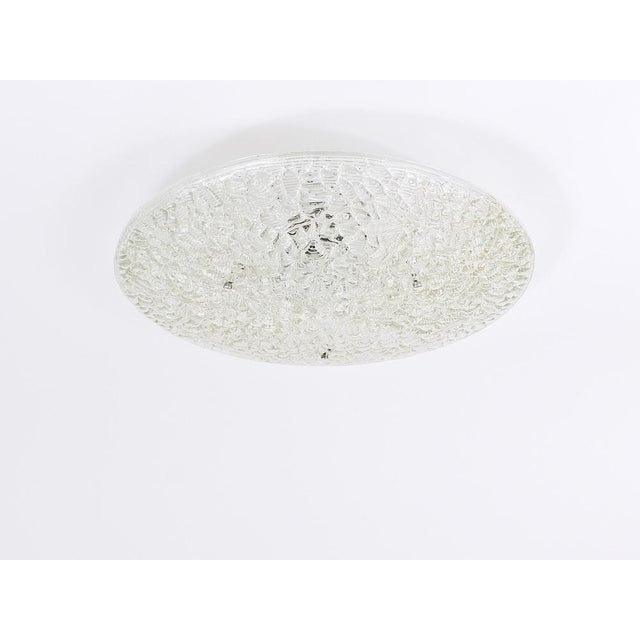 White Large Mid-Century Austrian Textured Glass Flush Mount by J. T. Kalmar for Kalmar, 1960s For Sale - Image 8 of 18