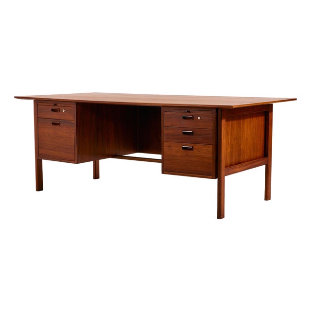 Model 207 Rosewood Desk by Arne Vodder For Sale