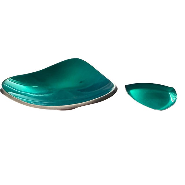 Mid-Century Modern Mid-Century Modern Emerald Green Enameled Bowls by Carl F. Christiansen for Reed and Barton For Sale - Image 3 of 12
