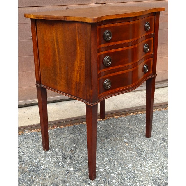 Mid 20th Century Hepplewhite Style Crossbanded Inlaid Mahogany Work Table For Sale - Image 4 of 8