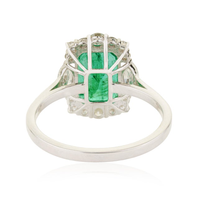 Luxury 2.44ct Emerald Diamond 18k Gold Ring Size 6.5 for Women by VRJewels For Sale - Image 10 of 15