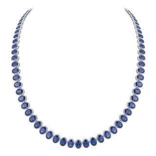 New 18k Gold Necklace With 36.80ct Blue Sapphire, Elegant Design For Sale