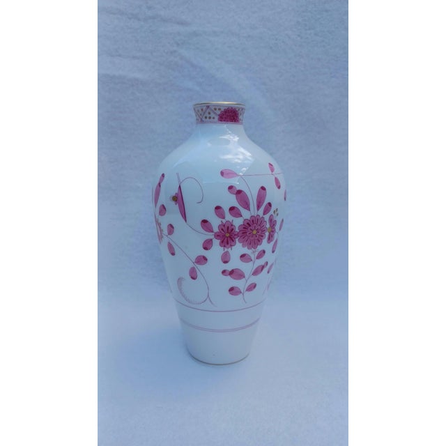 Vintage Porcelain Vase Indian Painting in Purple from Meissen, 1980 For Sale - Image 9 of 12