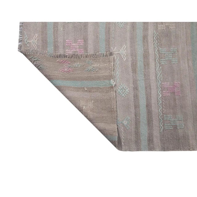 Mid 20th Century Faded Vintage Turkish Kilim Rug For Sale - Image 5 of 6