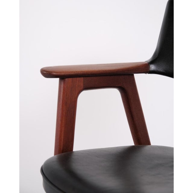 Wood Model 43 Armchair in Teak and Black Leather by Erik Kirkegaard for Høng Stolefabrik, 1950s For Sale - Image 7 of 12
