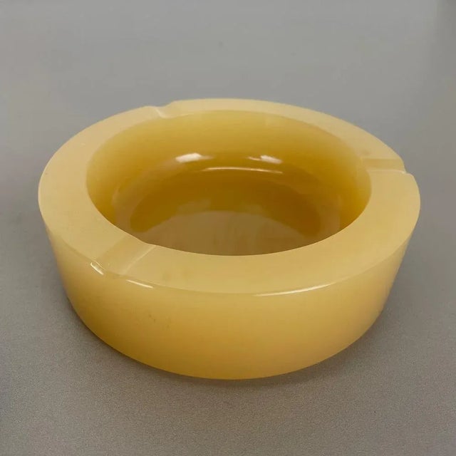 Murano Opaline Glass Ashtrays from Cenedese, 1960s, Set of 2 For Sale - Image 9 of 18
