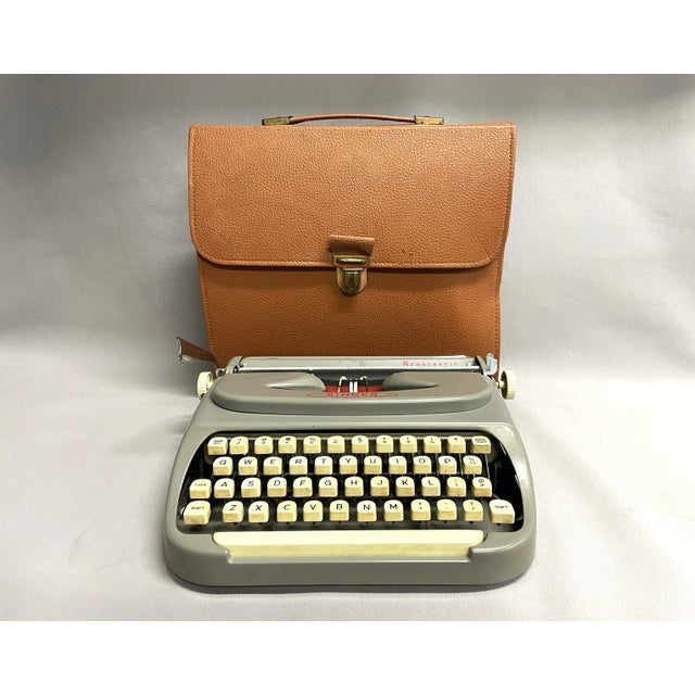 Singer Scholastic Model T-4 Typewriter For Sale In Raleigh - Image 6 of 12