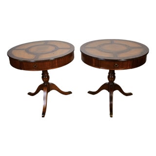 1930s English Regency Mahogany & Leather Top Pair of Side Tables / End Tables For Sale