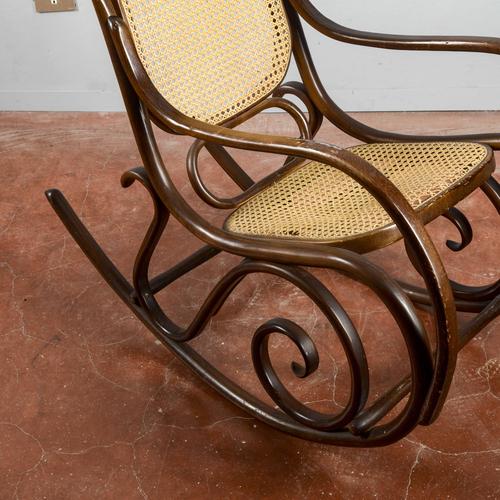Wood Wood and Straw Rocking Chair in the style of Thonet For Sale - Image 7 of 18