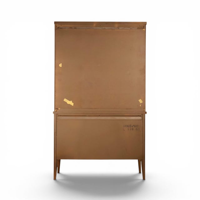Broyhill Saga Vintage Mid Century Modern Petite China Cabinet C. 1960s For Sale - Image 15 of 16