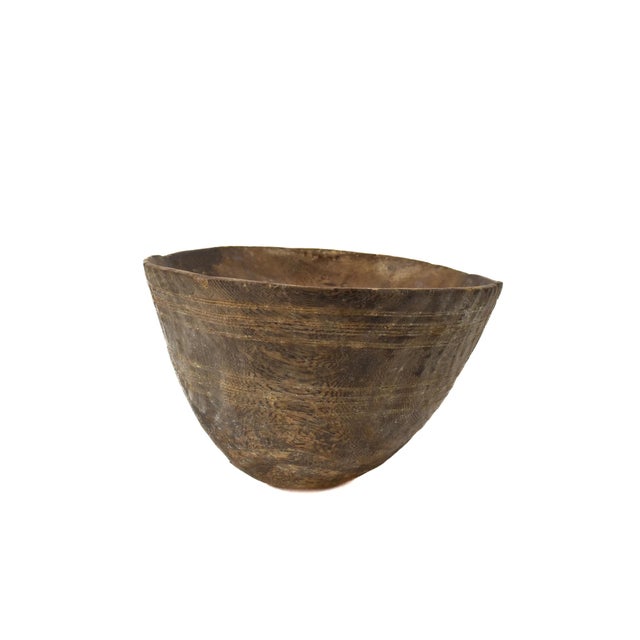 African Early 20th Century Nupe Wood Bowl Nigeria For Sale - Image 3 of 7