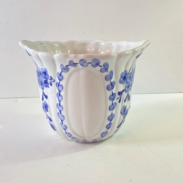 White 1990s Jay Wilfred for Andrea by Sadek Petite Blue & White Portuguese Fluted Porcelain Cachepot For Sale - Image 8 of 11