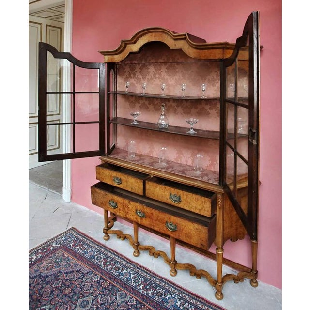 19th Century Dutch Showcase in Glass For Sale - Image 6 of 7