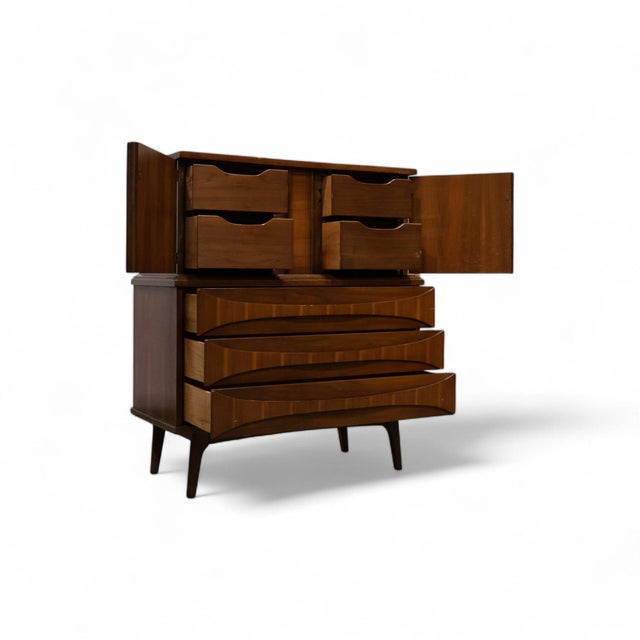 United Furniture Vintage Mid Century Modern Curved Highboy Dresser C. 1960s, Attributed For Sale In New York - Image 6 of 7