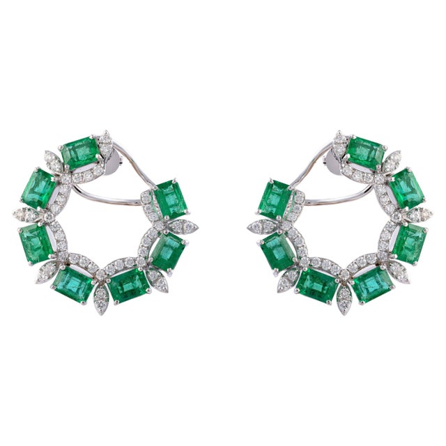 Modern 13.04 Carats Natural Zambian Emerald and 2.25 Carats Diamond Earring in 14k Gold For Sale - Image 3 of 8