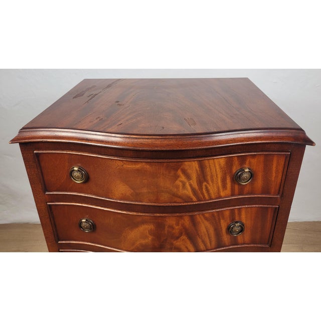 Wood Mid-Century Serpentine Chest of Drawers from Bevan Funnell, 1930s For Sale - Image 7 of 16