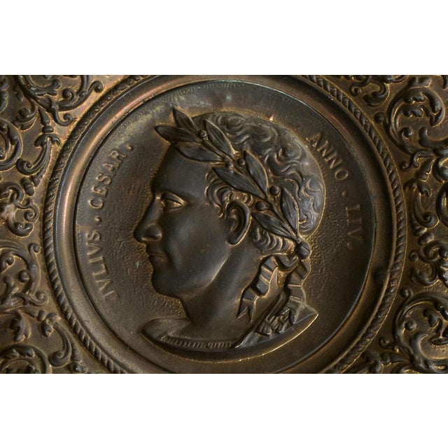 Copper Repousses in Patinated Copper with Caesar and Vercingetorix, 1890s, Set of 2 For Sale - Image 8 of 18