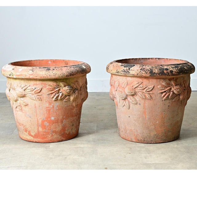 English Pair of Large 20th Century Terracotta Decorated Planters For Sale In Baton Rouge - Image 6 of 12
