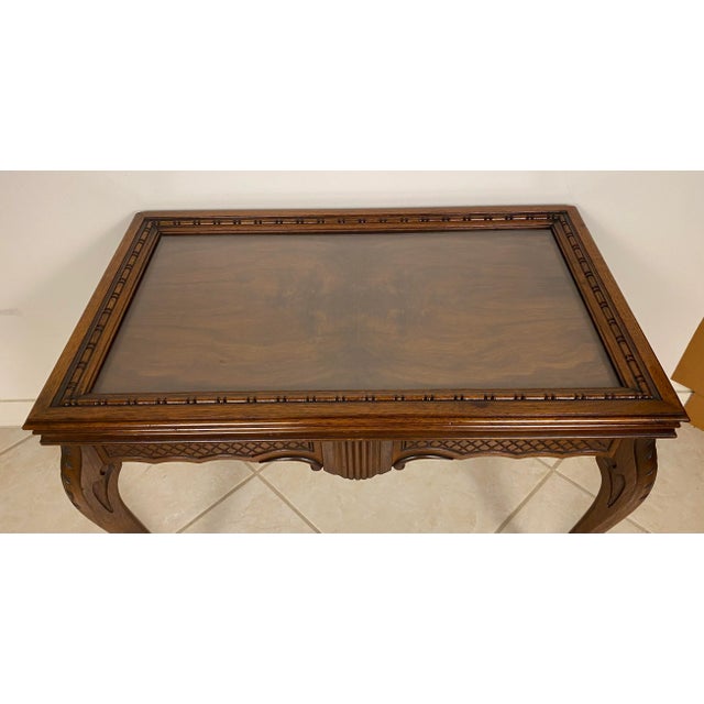 Brown Antique Book Matched Crotch Mahogany Inlaid Serving Table With Removable Glass Tray For Sale - Image 8 of 10