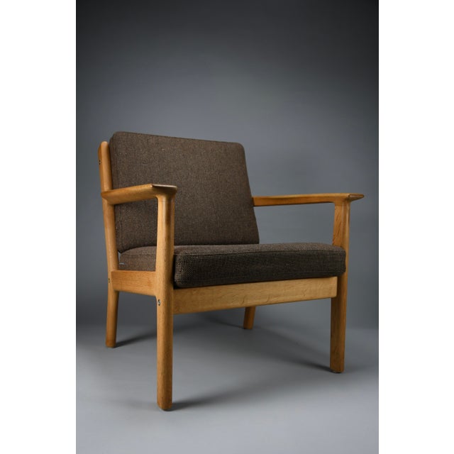 GE-265 Lounge Chair in Oak and Kvadrat Wool by Hans J. Wegner for Getama, Denmark, 1992 For Sale - Image 4 of 14