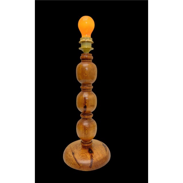 Pinewood Table Lamp, Scandinavian style from the 1970s. Very nice decorative design with 3 bulbs of beautiful pine wood...