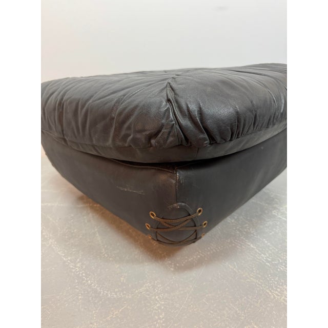Mid-Century Modern Large Italian Space Age Postmodern Black Leather Ottoman with Cord Lacing from Busnelli, 1970s For Sale - Image 3 of 7
