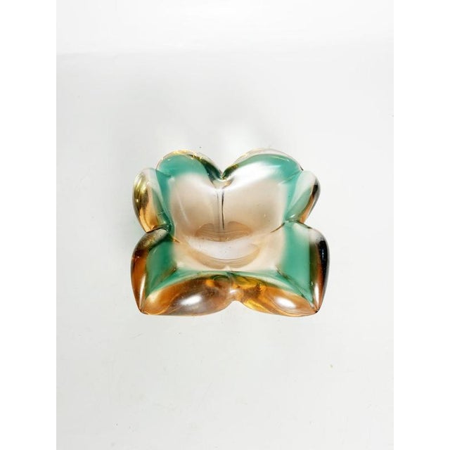 Flower-Shaped Colored Glass Ashtray, Italy, 1960s For Sale - Image 3 of 12