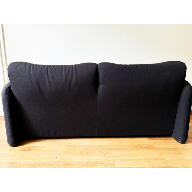 Vico Magistretti Navy / Black 2-Seater Loveseat Maralunga Sofa Cassina Italy 80s For Sale - Image 11 of 15