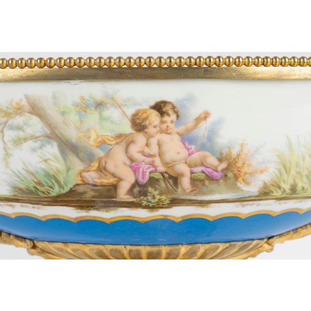 Centerpiece Bowl in Paris Porcelain and Gilt Bronze, 19th Century For Sale - Image 9 of 12