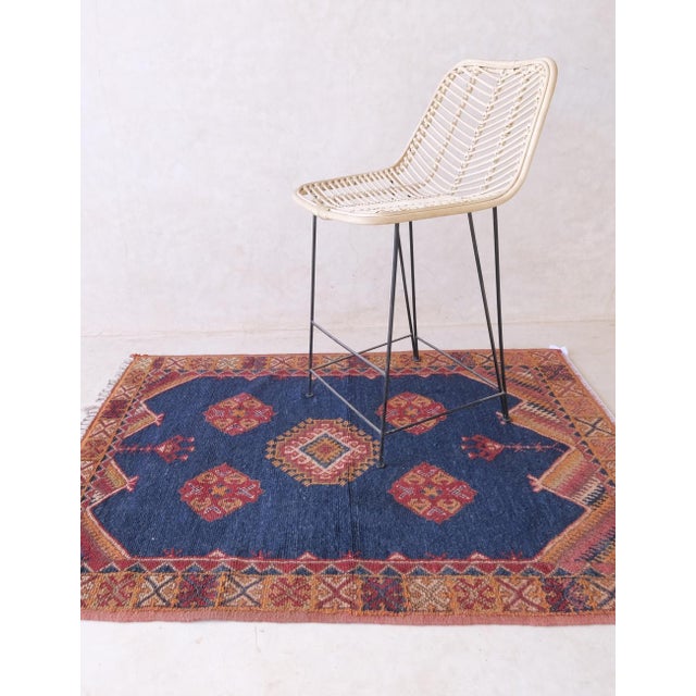 Vintage Taznakht Rug – Handwoven Wool with Intricate Tribal Medallions This vintage Taznakht rug is a refined example of...