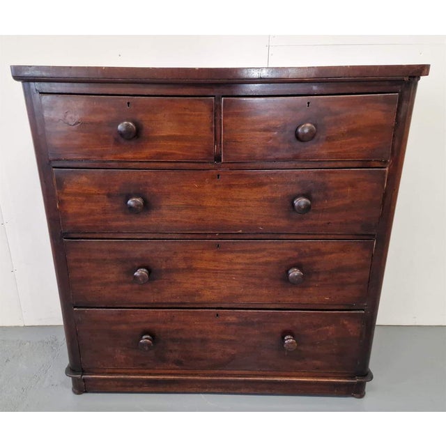 Large Antique Chest of Drawers in Mahogany For Sale - Image 4 of 8