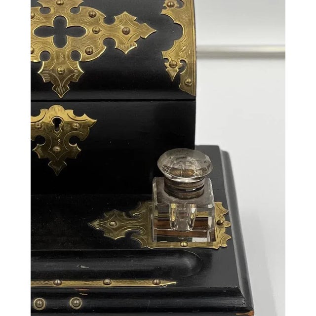 19th Century English Letter Box/ Ink Well. English circa early to mid 19th century. gorgeous and in good shape.