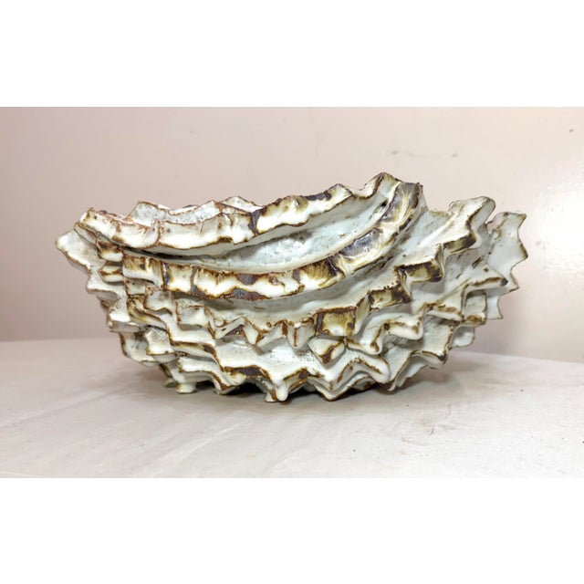 1980s Large Contemporary Koike Shoko Japanese Studio Art Brutalist Pottery Bowl Vase For Sale - Image 4 of 18