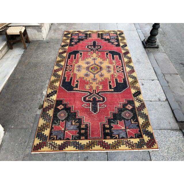 Vintage Handmade Turkish Wool Rug - 4′2″ × 8′7″ For Sale - Image 11 of 11