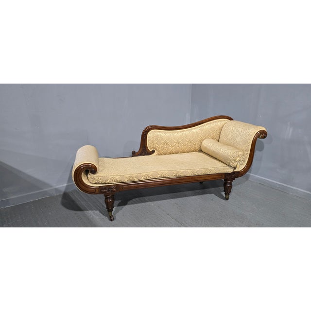 Superb quality Mahogany William IV curved end chaise lounge, acanthus leaf leg, with original damask fabric, which has...