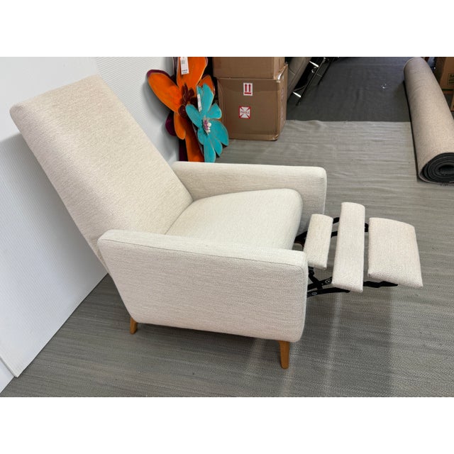 2020s Design Within Reach Flight Recliner, Tall For Sale - Image 5 of 12