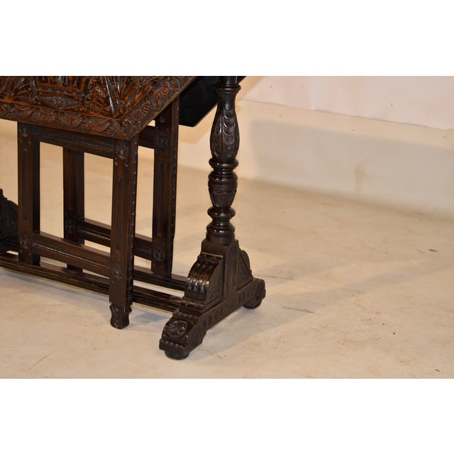 English Early 18th Century English Oak Hand-Carved Gate Leg For Sale - Image 3 of 14