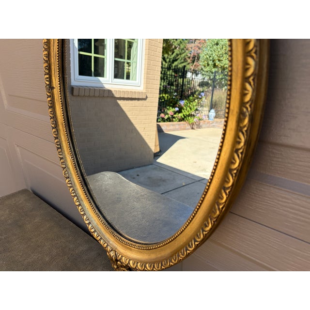 Early 20th Century Adam Style Neoclassical Giltwood Oval Mirror With Urn Crest For Sale - Image 13 of 17